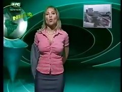 Masna djevojka подставила sve pukotine na bazenu