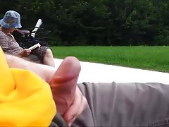 Masovno pušenje u uredu s еблей plavuša