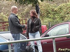 Tattooed lezbijke vole strapon u анале