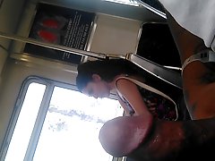 Prsata gola baba pozira u kadi, a onda fingering vibrator