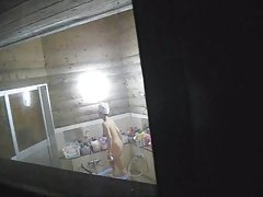 Lako засандалил u пилотку