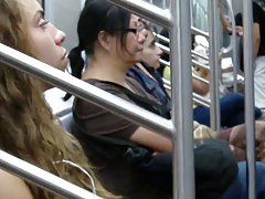 Негритянка, мулатка i dva хуя jebu grupom
