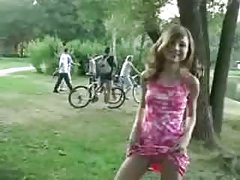 Lesbian s velikim sisama полизали maca i počeo tiho drkati
