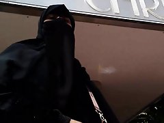 Шалаве s obrijane висками обкончали lice i vrat nakon jebeni