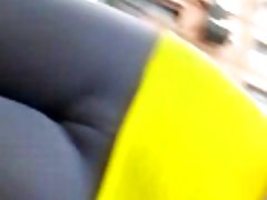 Seks poveze na magarca djevojke u crvenim čarape