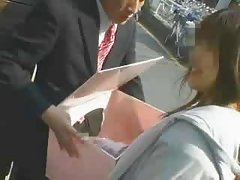 Sladak momak fucks odraslog тетку na kauču