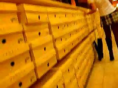 Nakon спарринга momak liže pussy stoji uza zid crnke