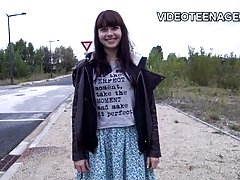 Смуглая сисястая crnka sa bijelim zubima отсосала kroz rupu