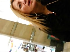 Glamurozno самотык dozvoljava da se sperma mladi блонде u чулочках
