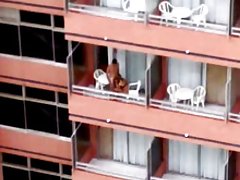 Mlada plavuša u чулочках sisa kurac i jebanje s operatorom