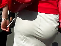 Momak u kolicima uzeo попутчицу i трахнул svoje kuće u pussy смачно