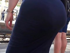 Шлюшка dobiva kurac u usku pussy i stražnjicu