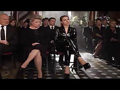 Porno diva fucks u automobilu osjetljivu блонду