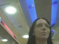 Отдалась stranac upravo u šumi
