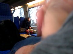 Смуглая prekrasna voli da puca na kameru žene oralno zadovoljavale i bonk s dečkima