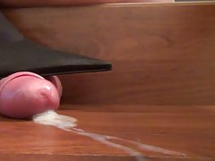 Porno zvijezda pokazuje master klase s dva мужиками