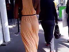 Sex machine ritmički ulazi u mokru vaginu djevojke стонущей