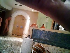 Video seks u toaletu parove